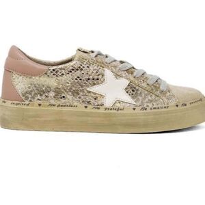 Shu Shop Women's Beige and Pink Star Reba Sneakers. Size 7 1/2. NWT.